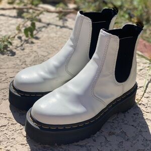 Dr. Martens 2976 Quad platform Chelsea boots white unisex L6 M5